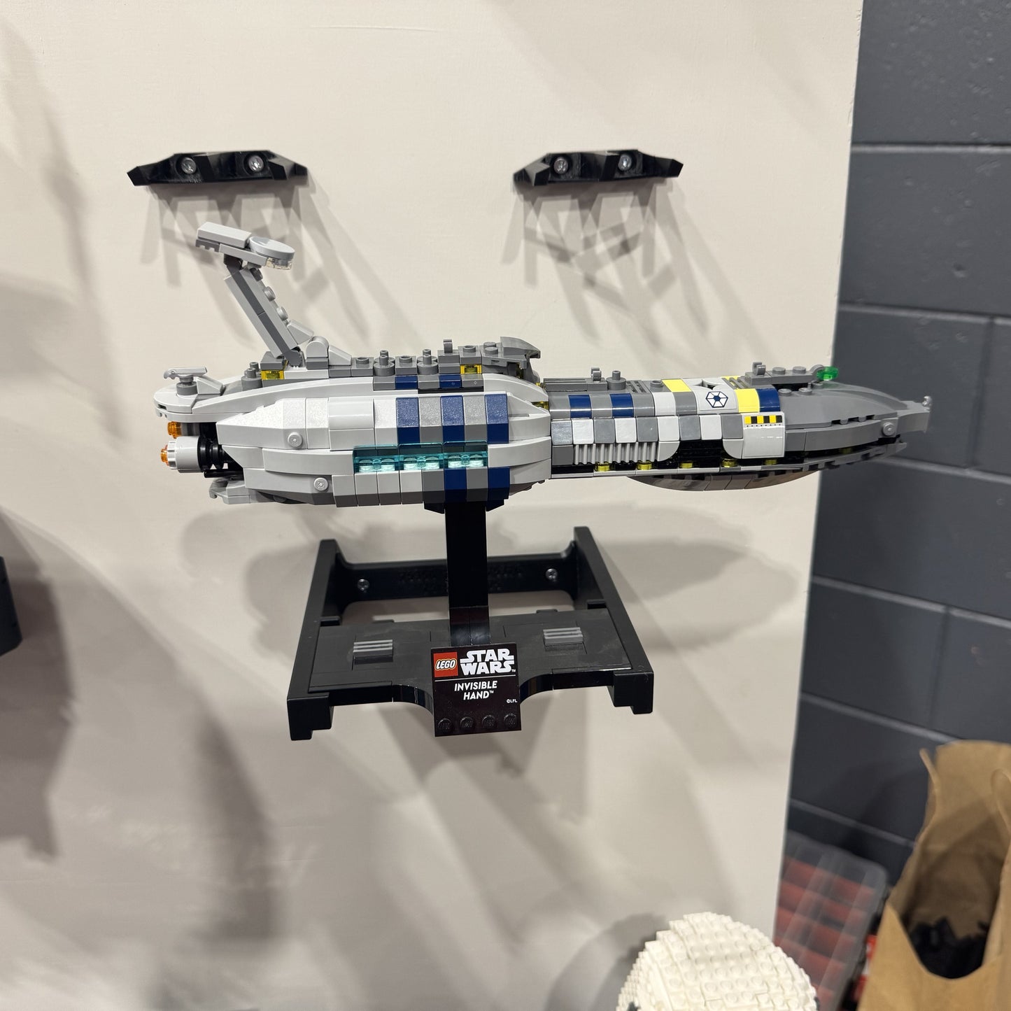 Midi Scale Star Wars Ship Wall Mount
