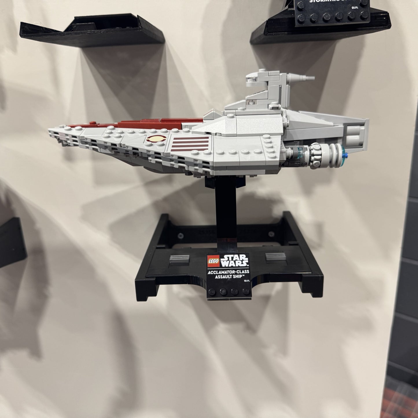 Midi Scale Star Wars Ship Wall Mount